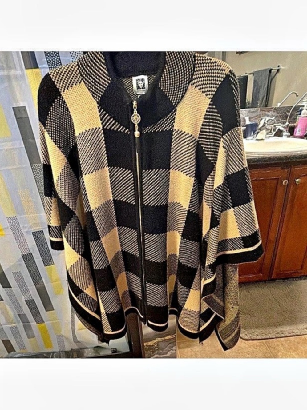 Anne Klein Black Tan Plaid Zip Front Poncho Cape